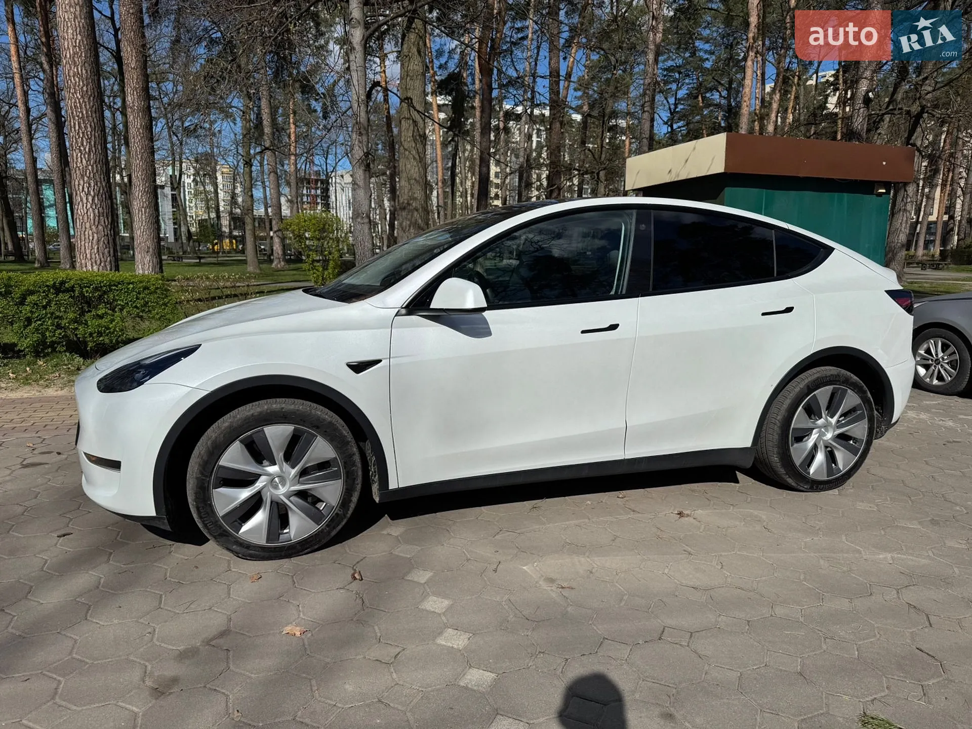Tesla Model Y, 2023