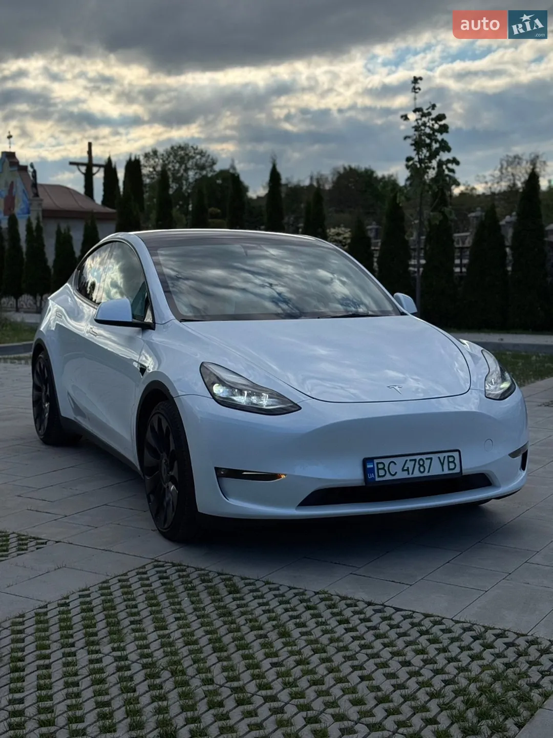 Tesla Model Y, 2022