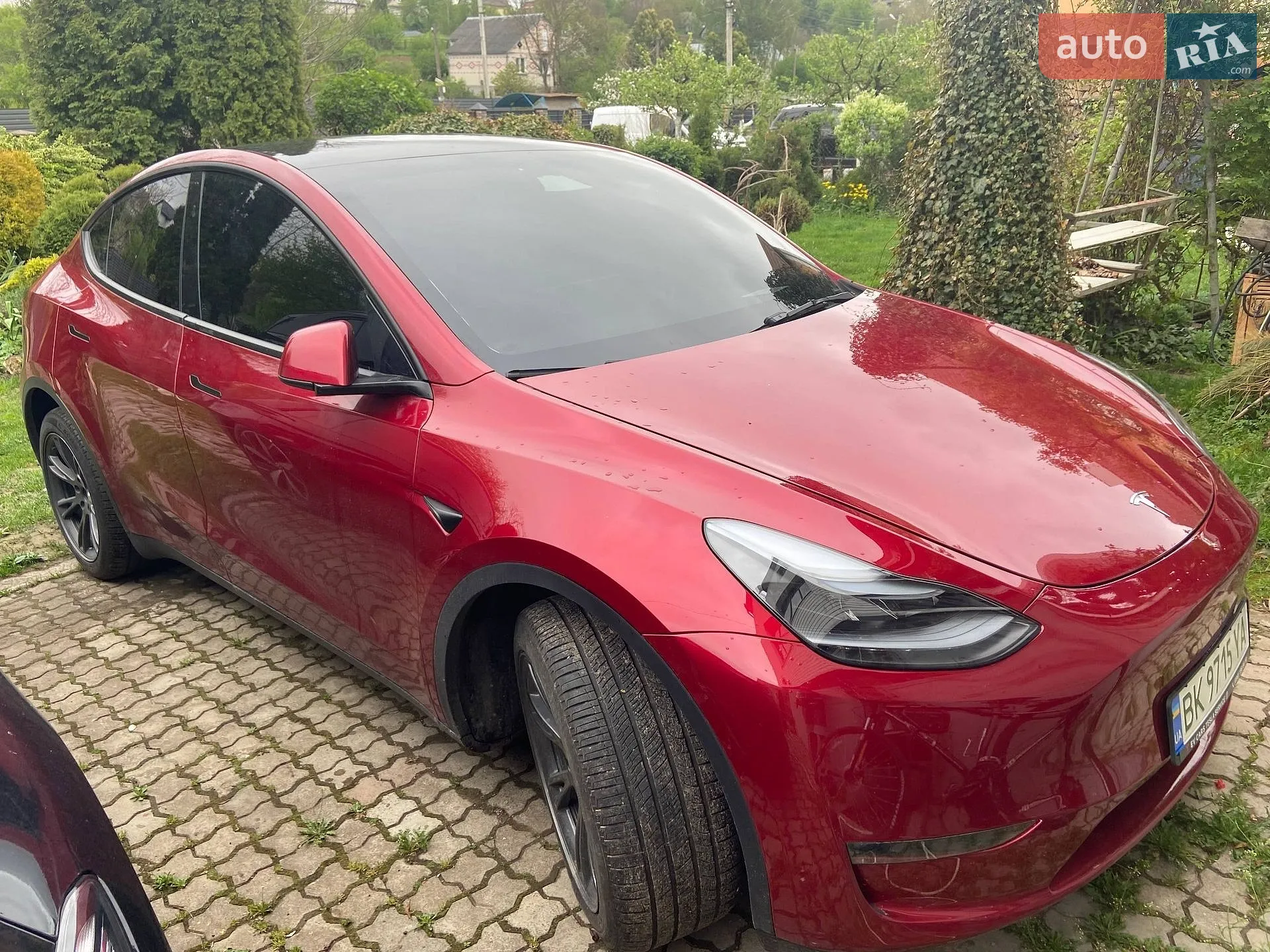 Tesla Model Y, 2024