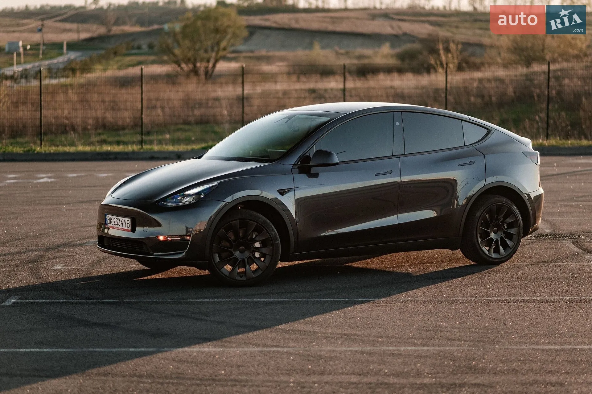 Tesla Model Y, 2024