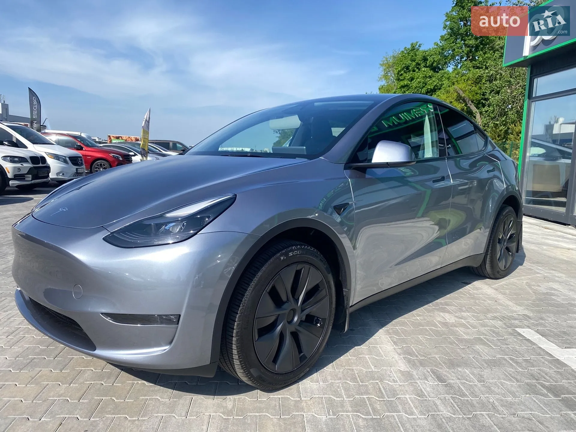 Tesla Model Y, 2024