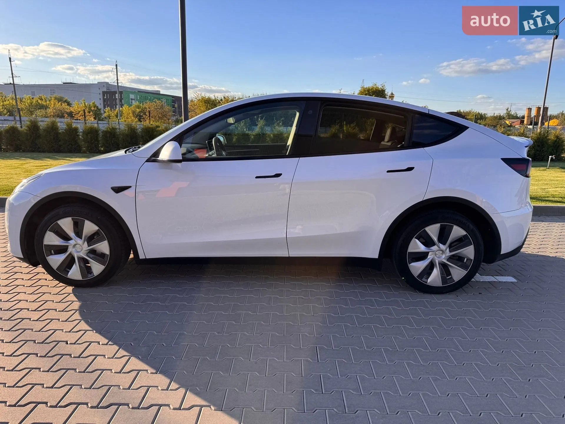 Tesla Model Y, 2023
