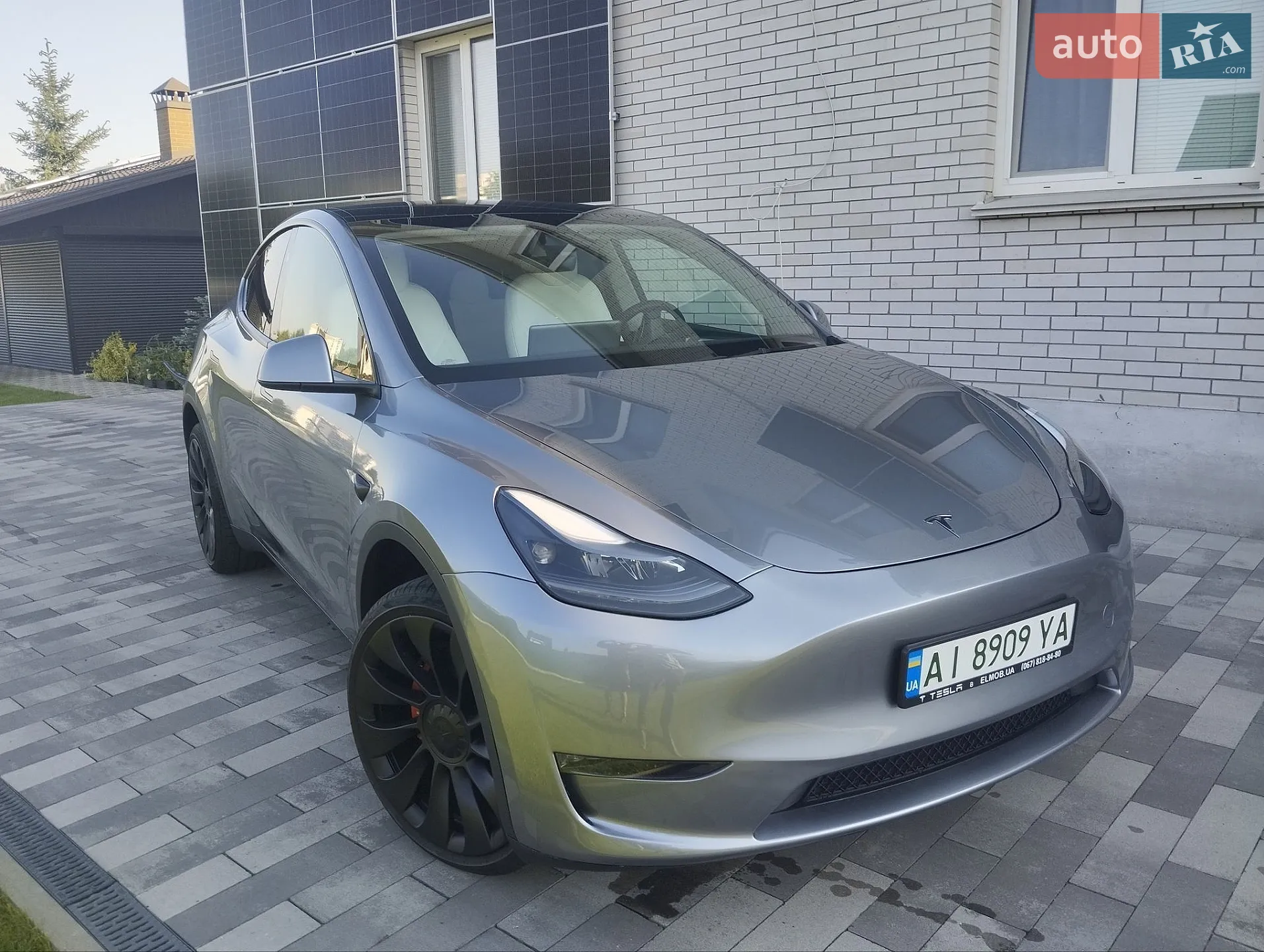 Tesla Model Y, 2024