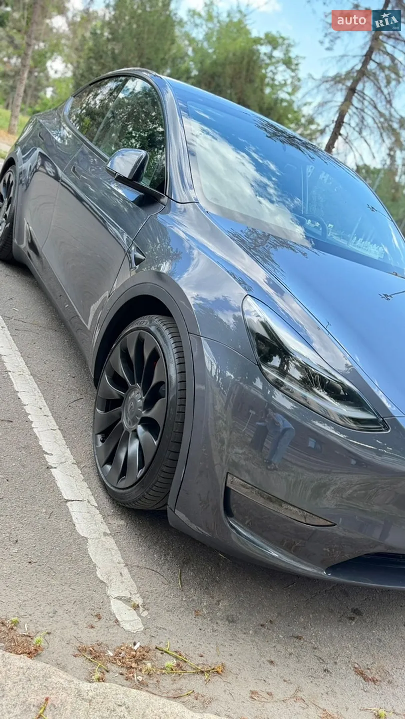 Tesla Model Y, 2023