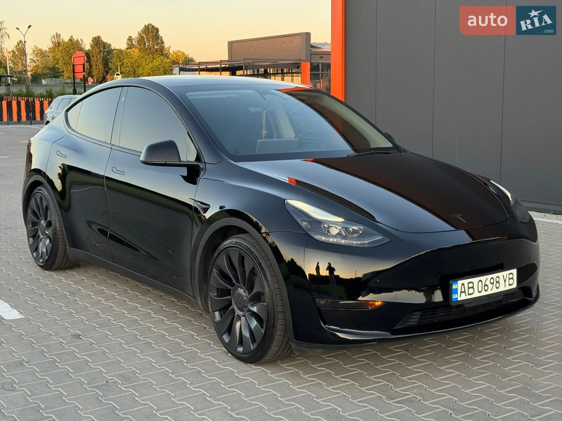 Tesla Model Y, 2023