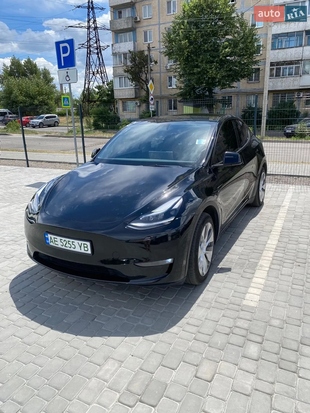 Tesla Model Y, 2023