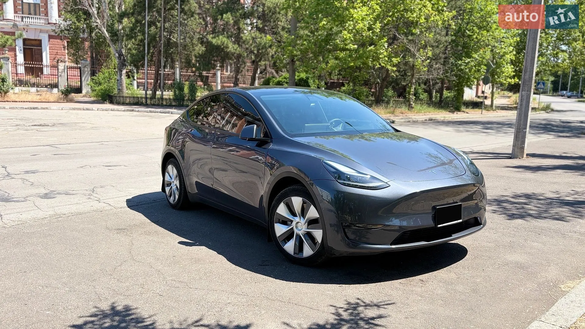 Tesla Model Y 2020 — 1