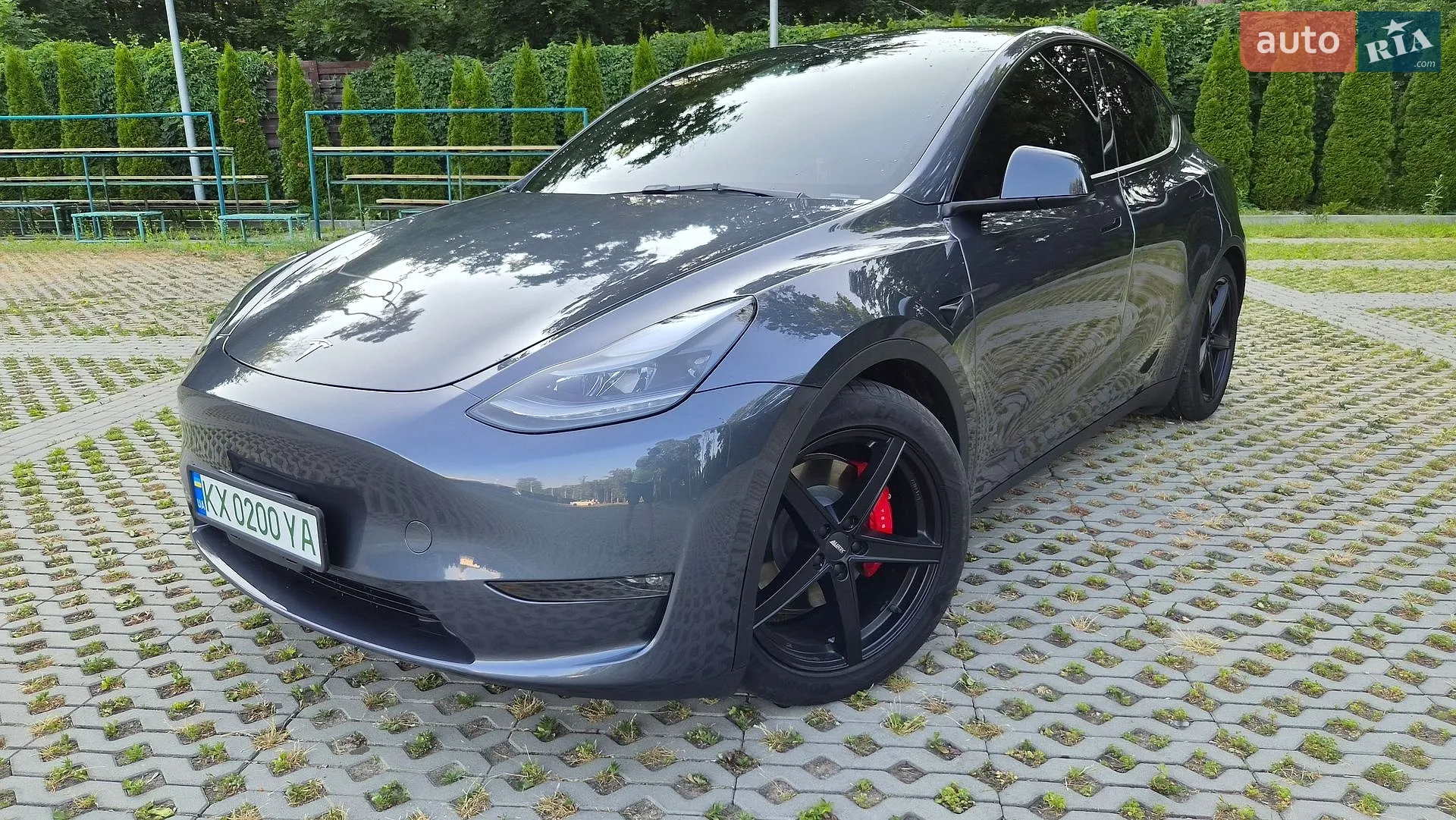 Tesla Model Y, 2023