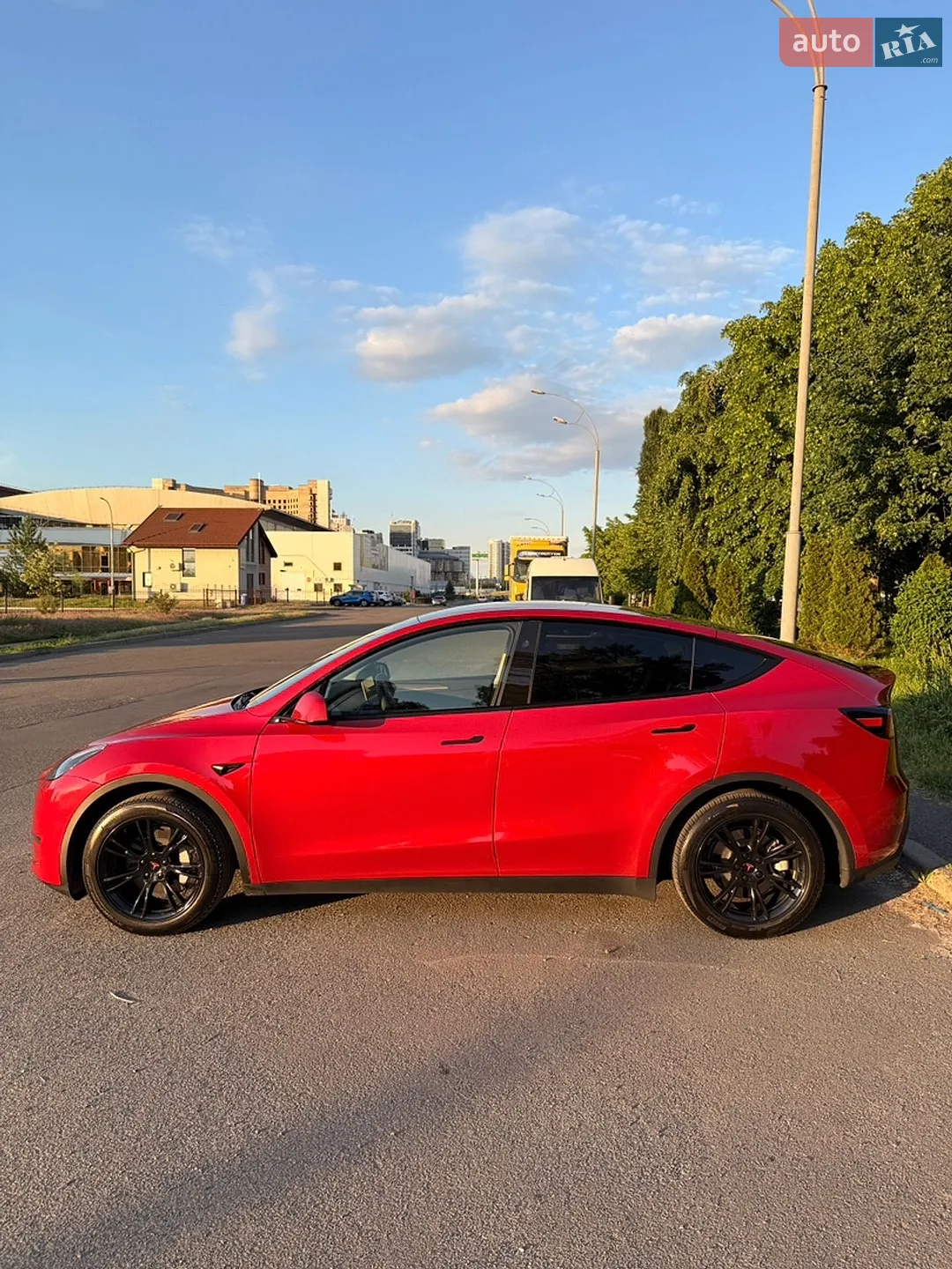 Tesla Model Y, 2023