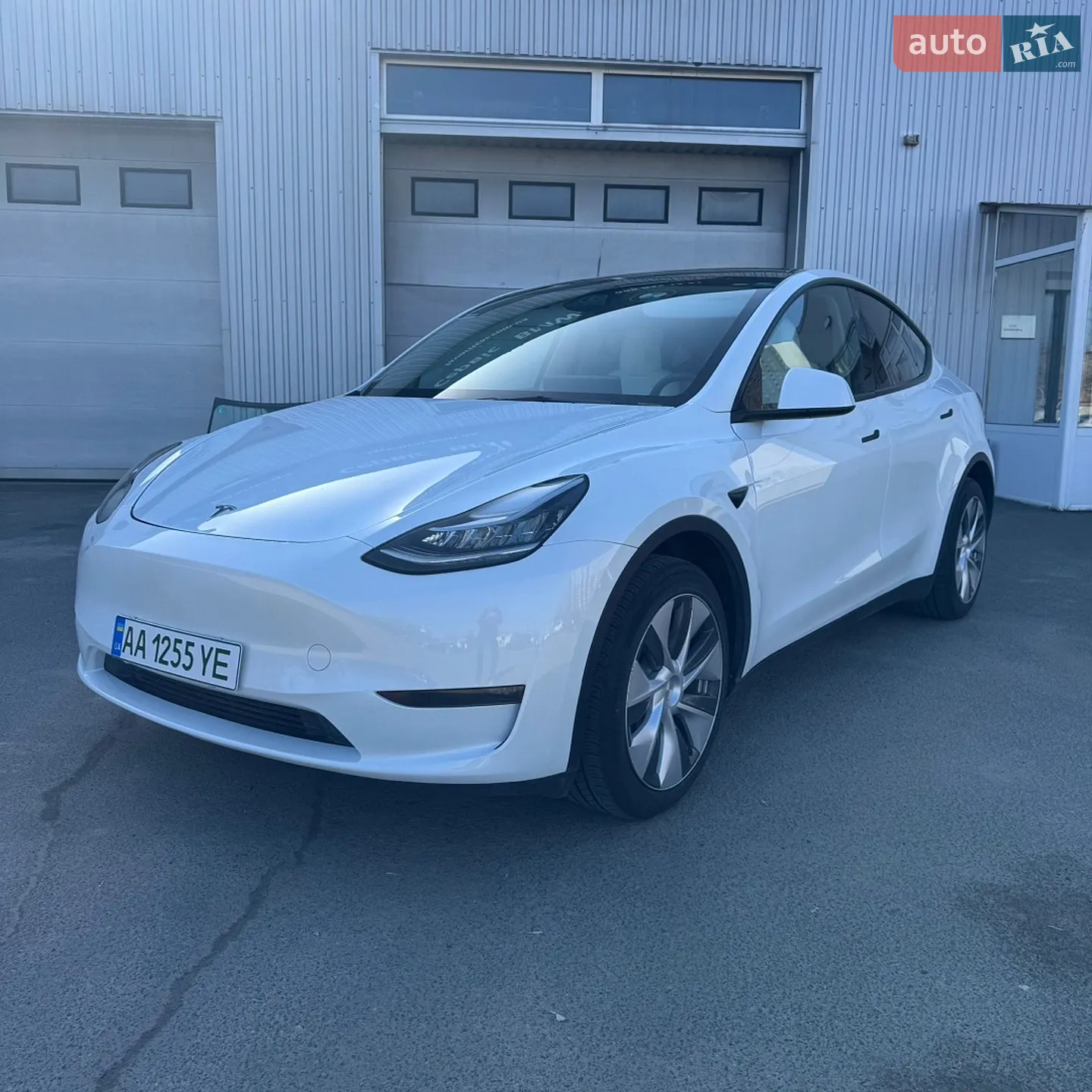 Tesla Model Y, 2023