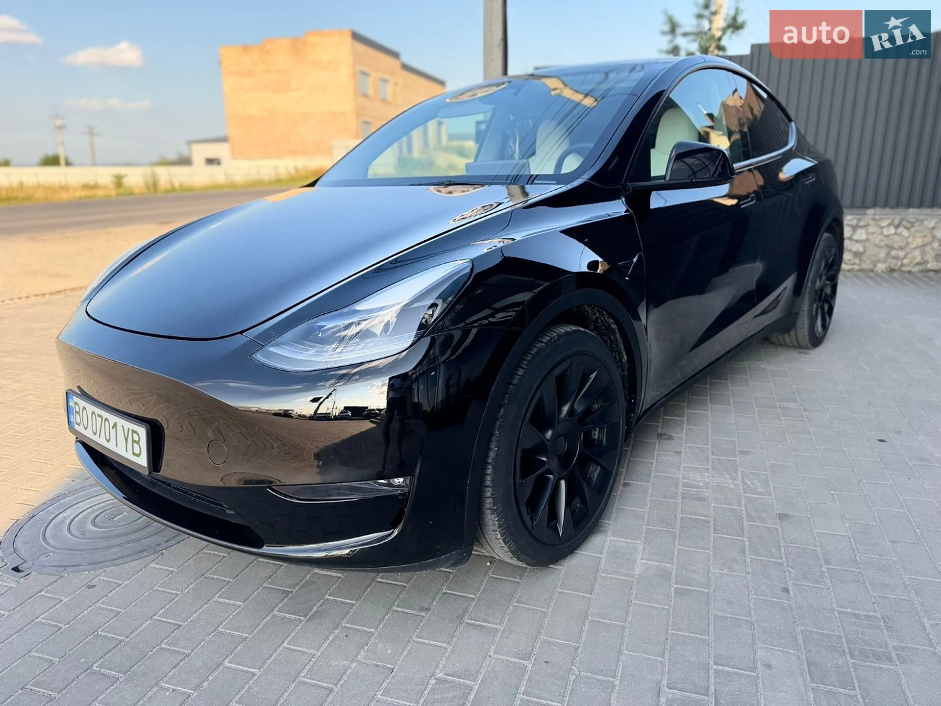 Tesla Model Y, 2024