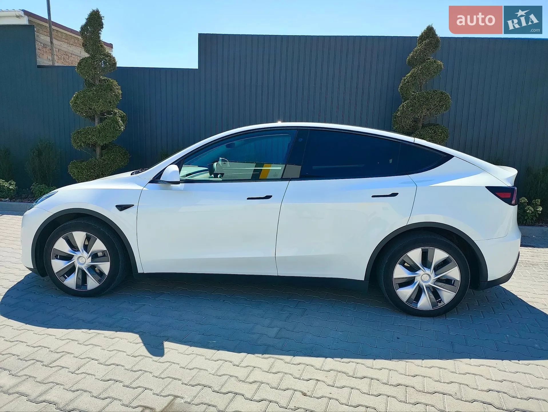 Tesla Model Y, 2023