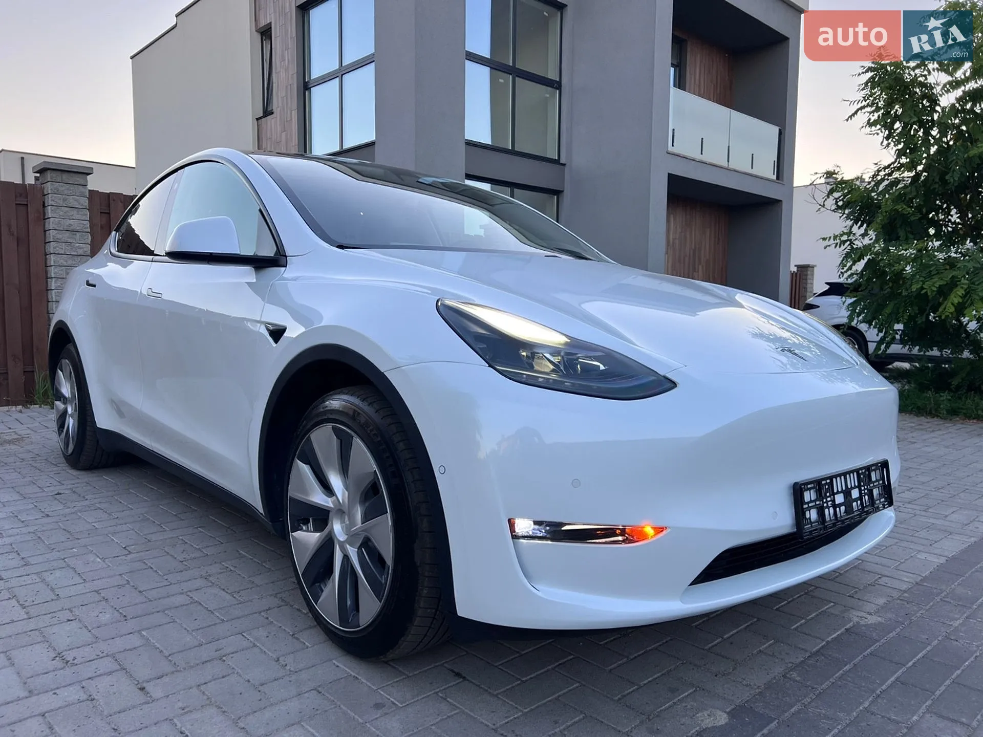 Tesla Model Y, 2020