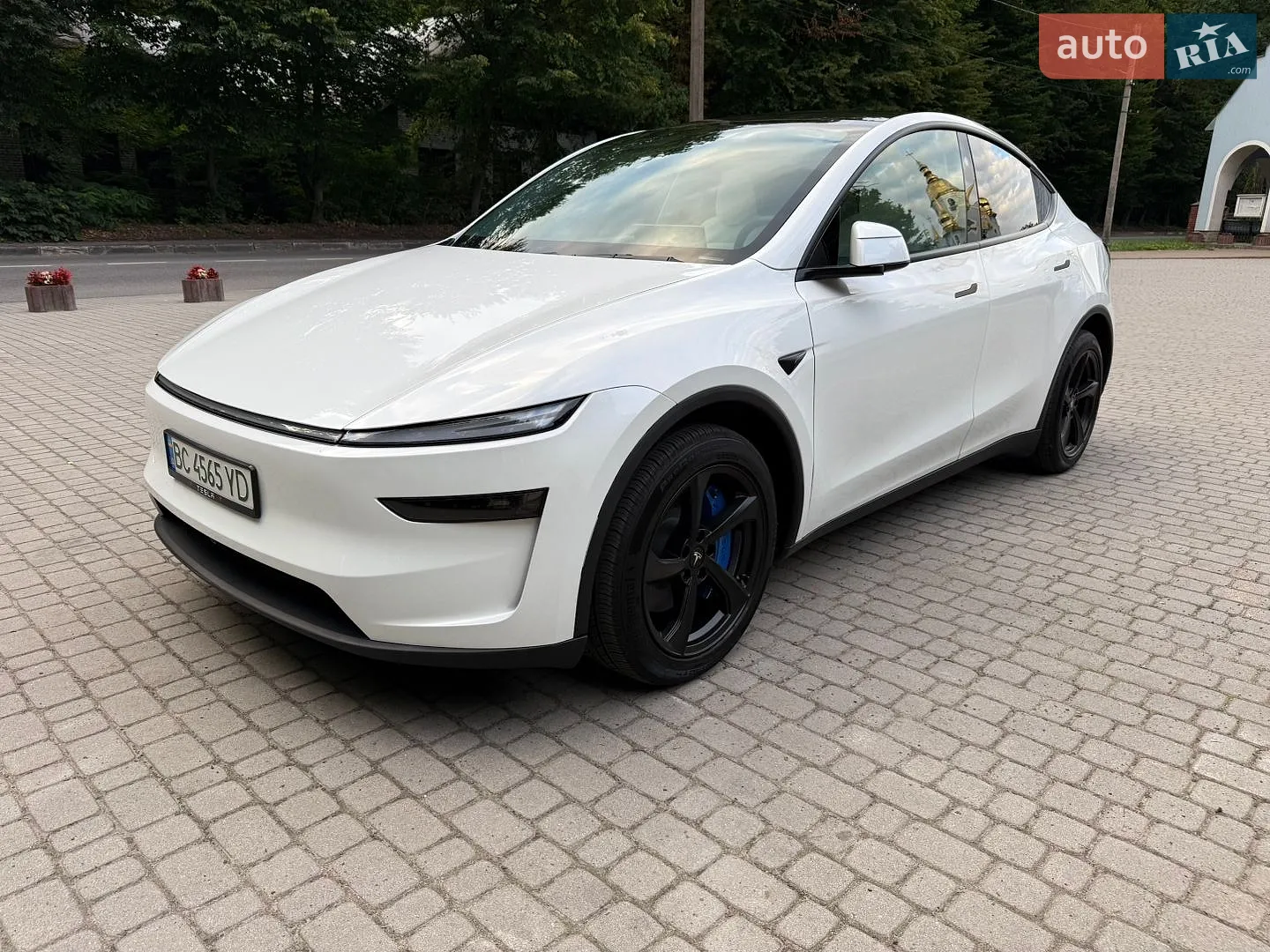 Tesla Model Y, 2025
