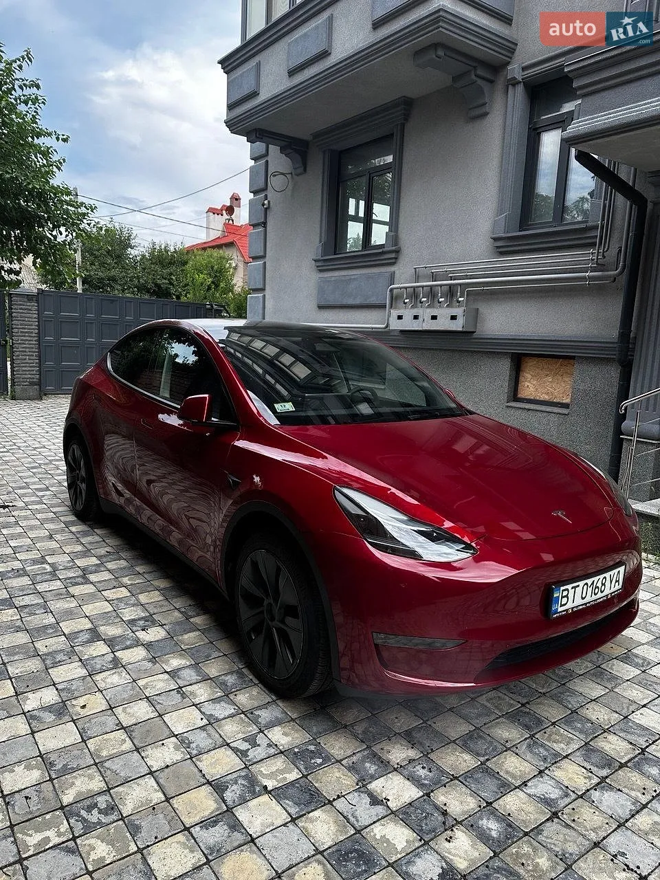 Tesla Model Y, 2024