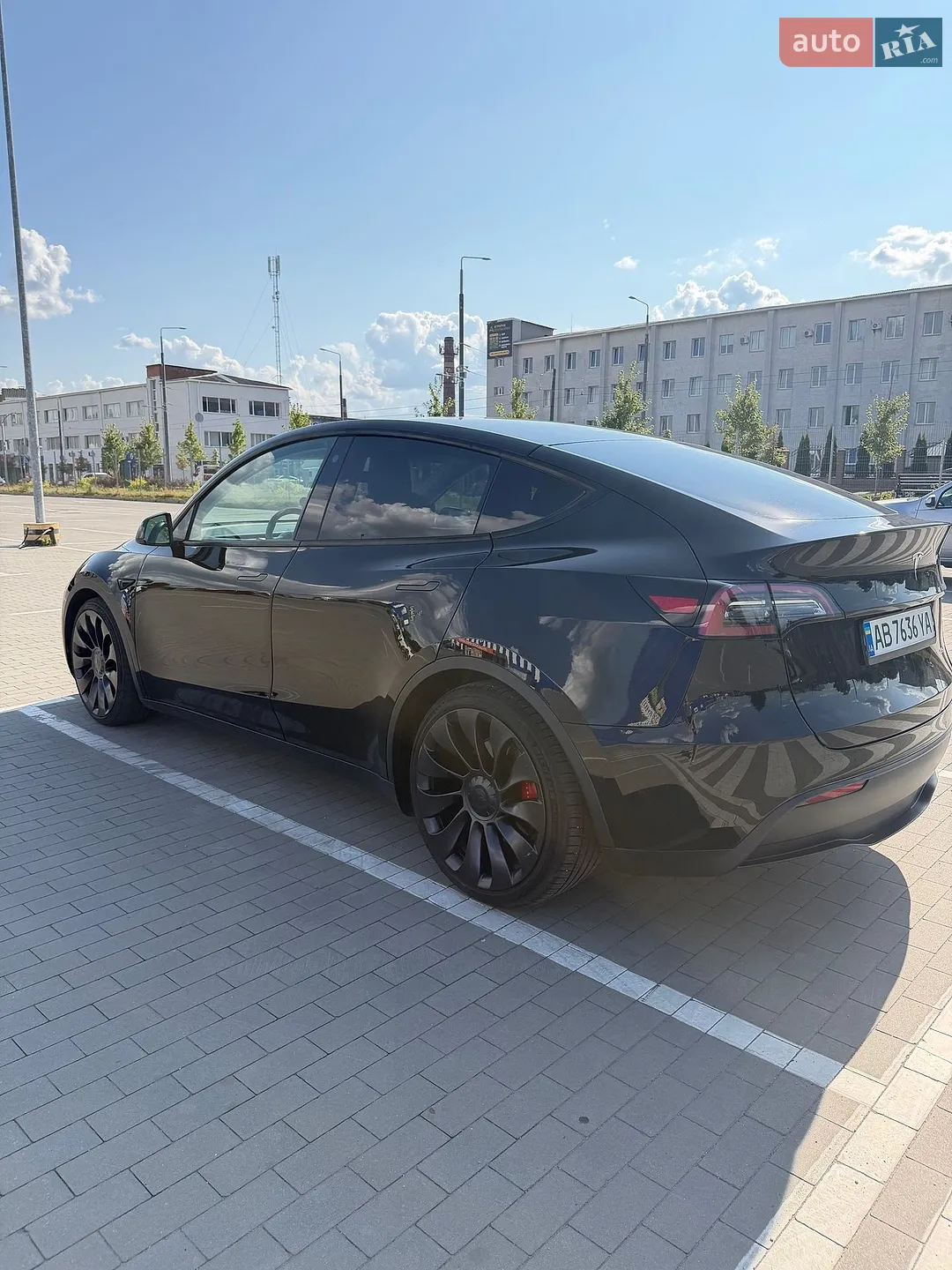 Tesla Model Y, 2021