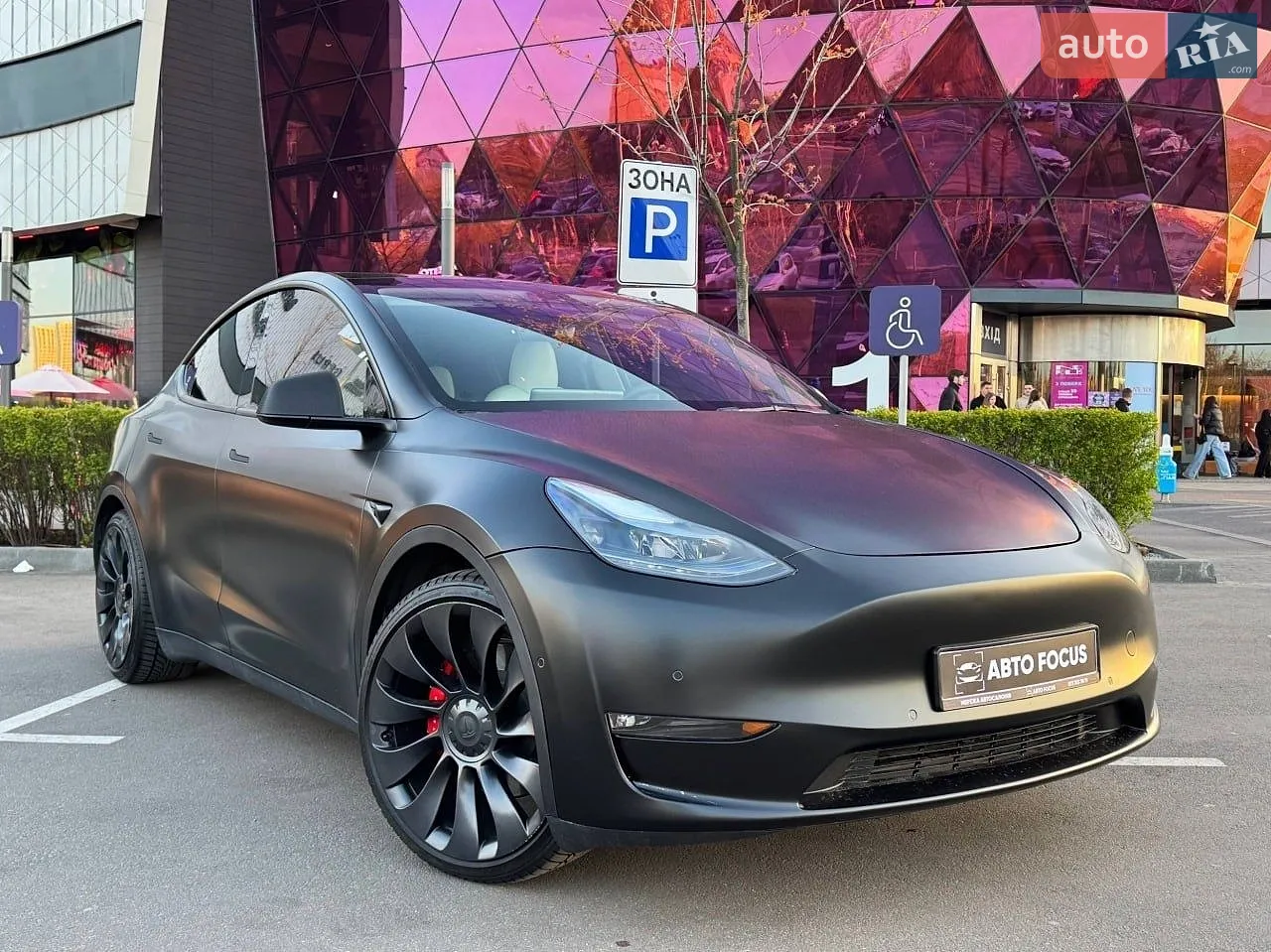 Tesla Model Y, 2022