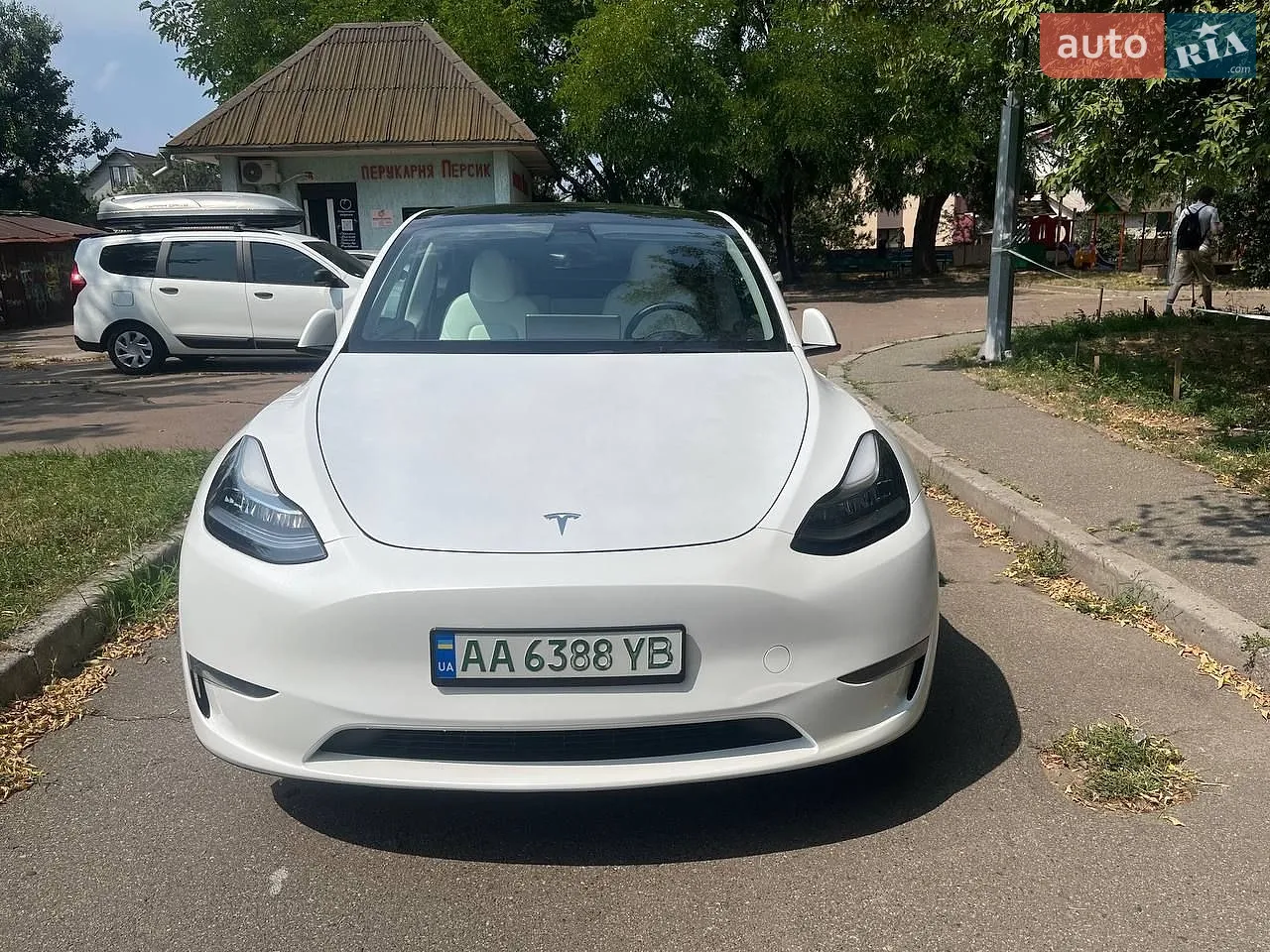 Tesla Model Y, 2023