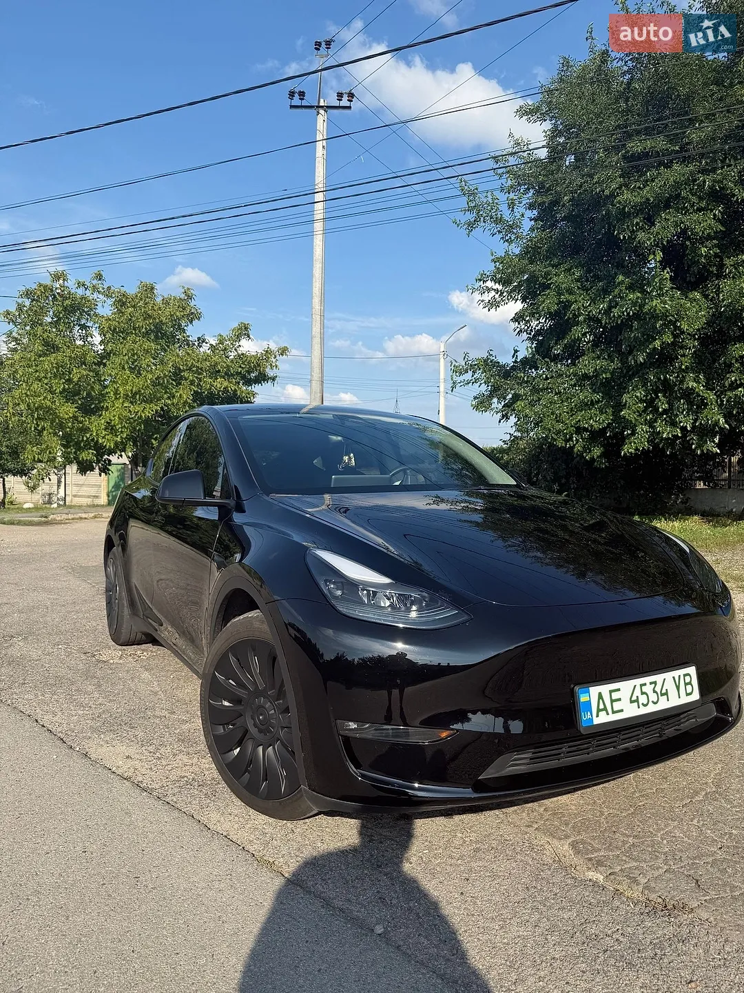 Tesla Model Y, 2023