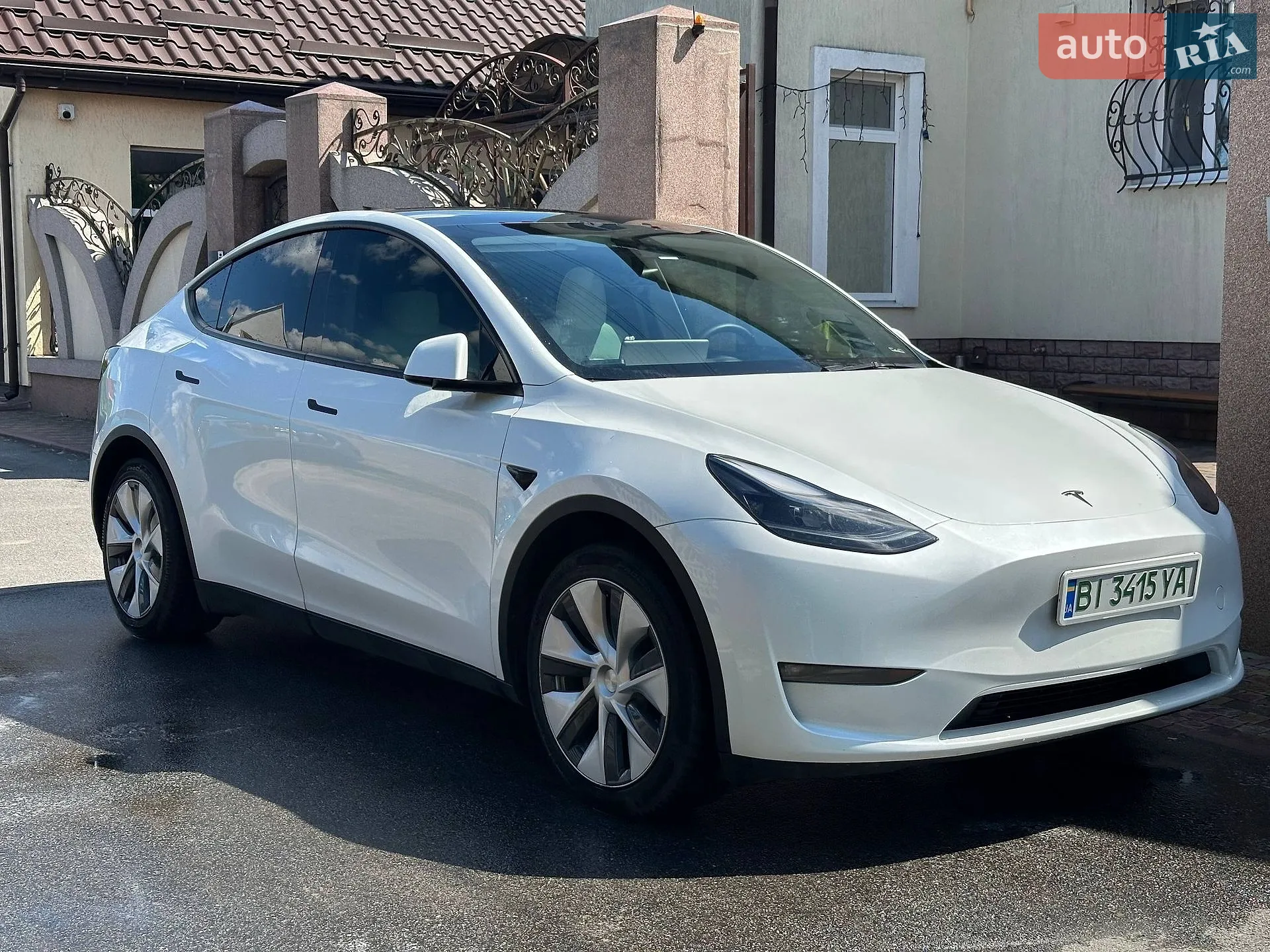 Tesla Model Y, 2022