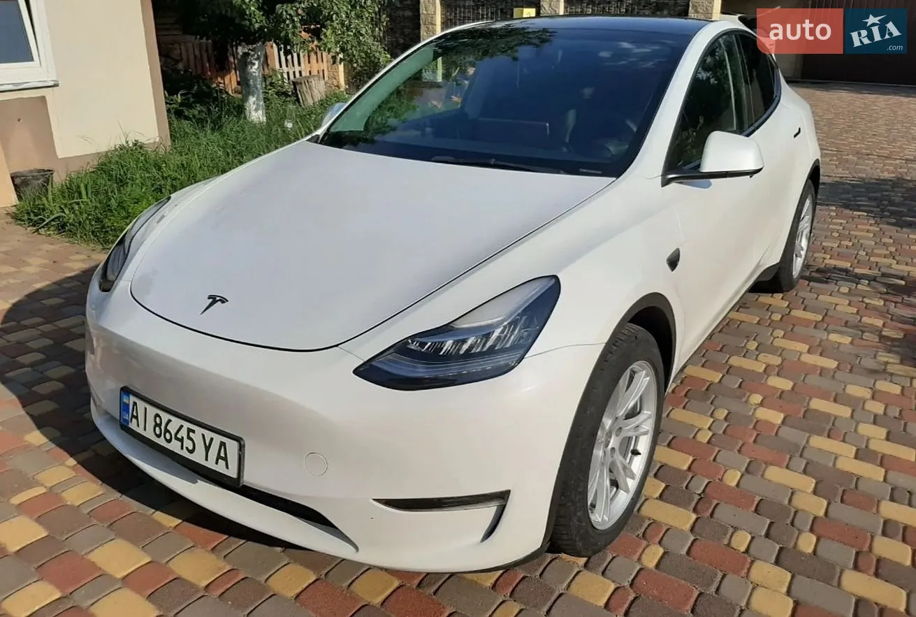 Tesla Model Y, 2023