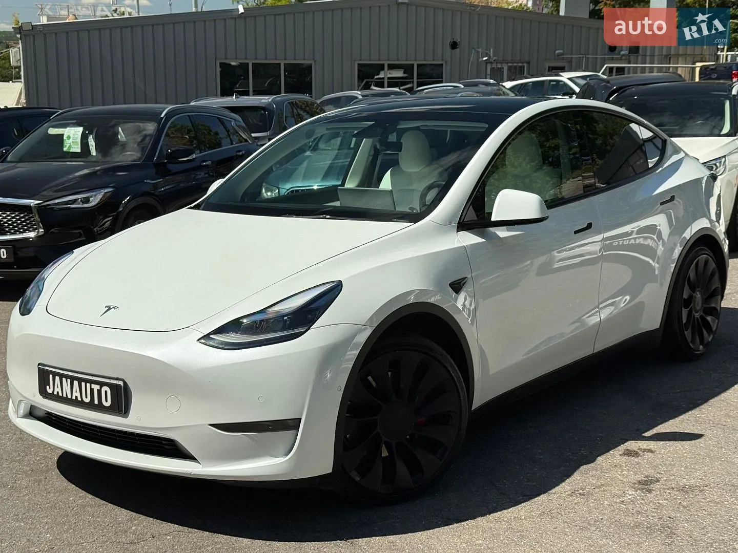 Tesla Model Y, 2022