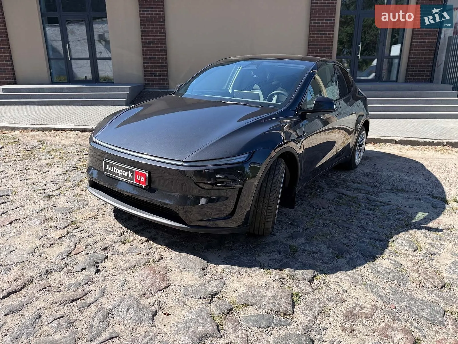 Tesla Model Y, 2025