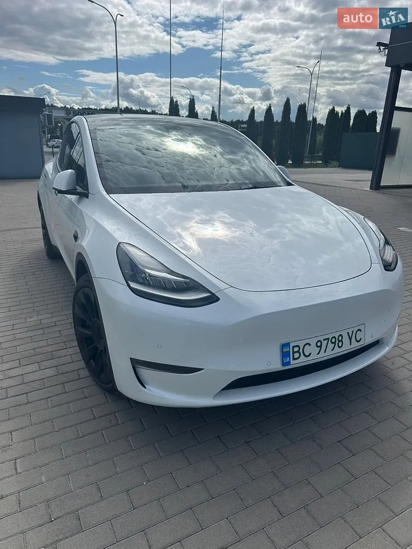 Tesla Model Y, 2021