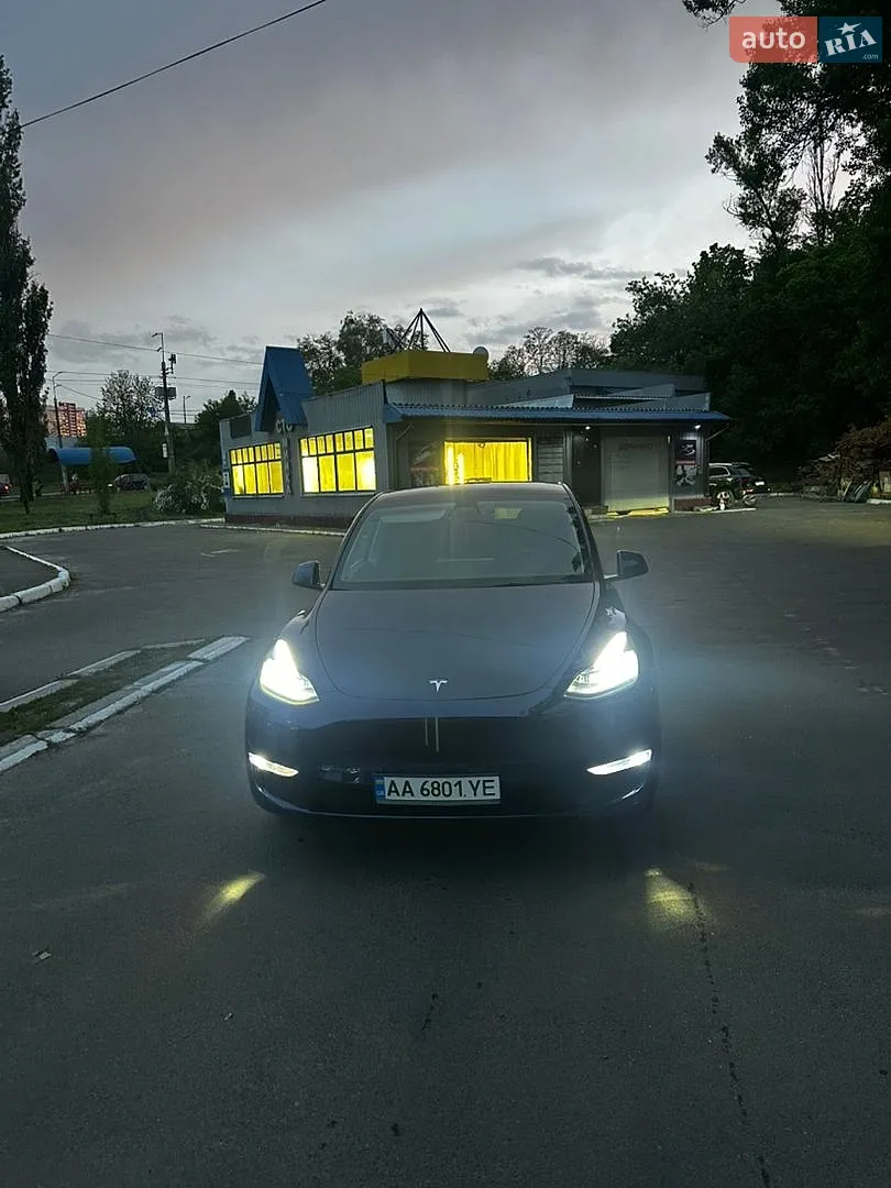 Tesla Model Y, 2021