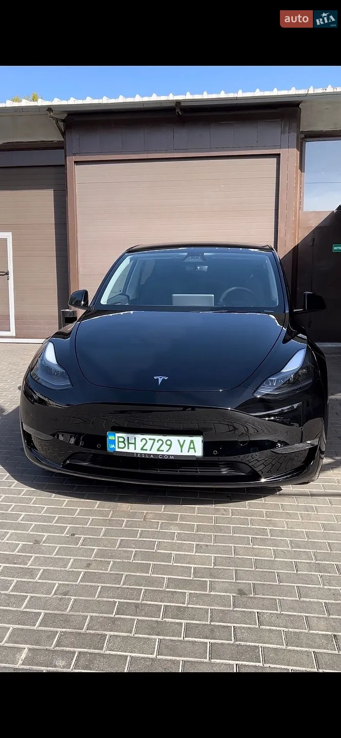 Tesla Model Y, 2022