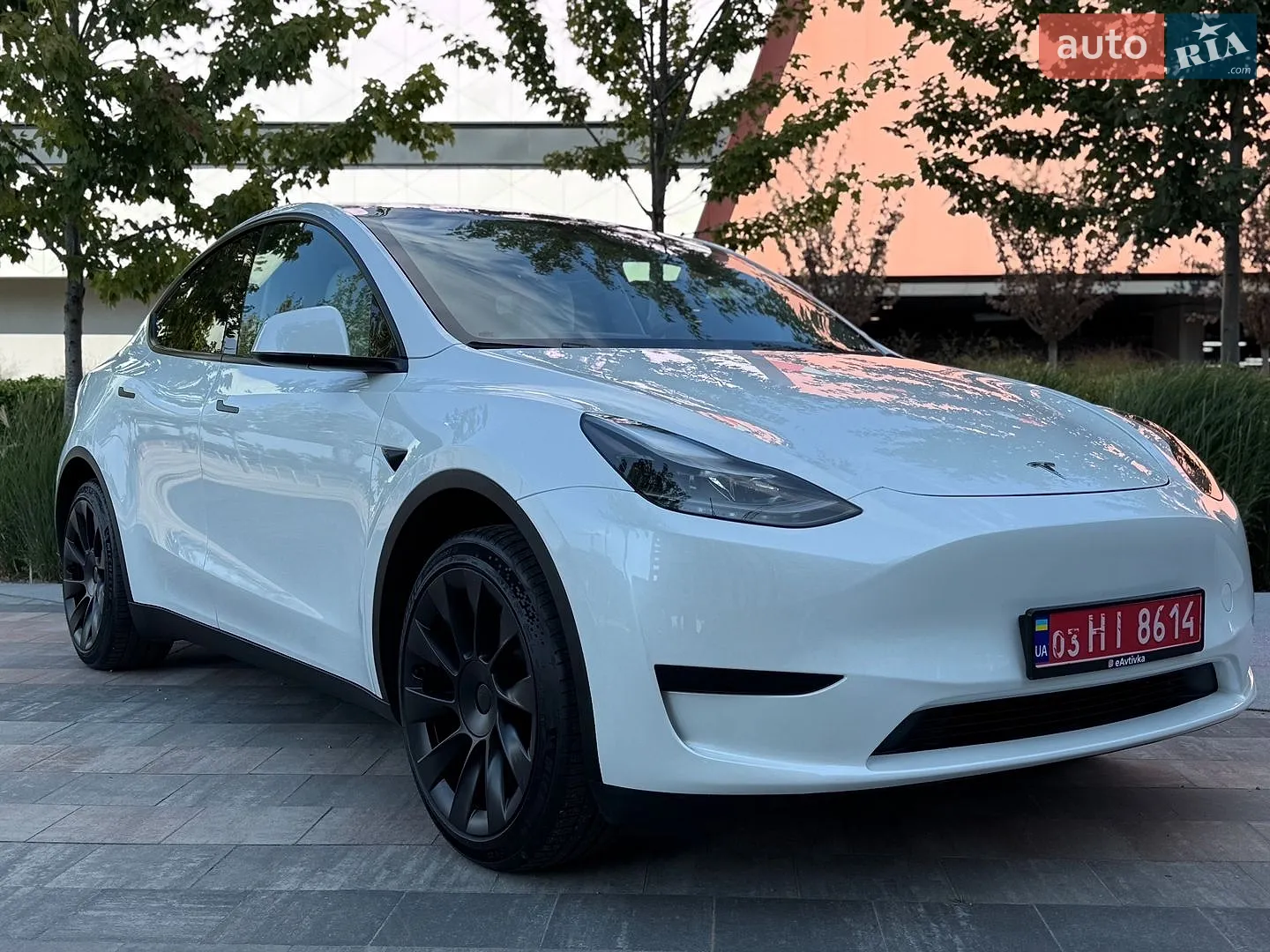 Tesla Model Y, 2024