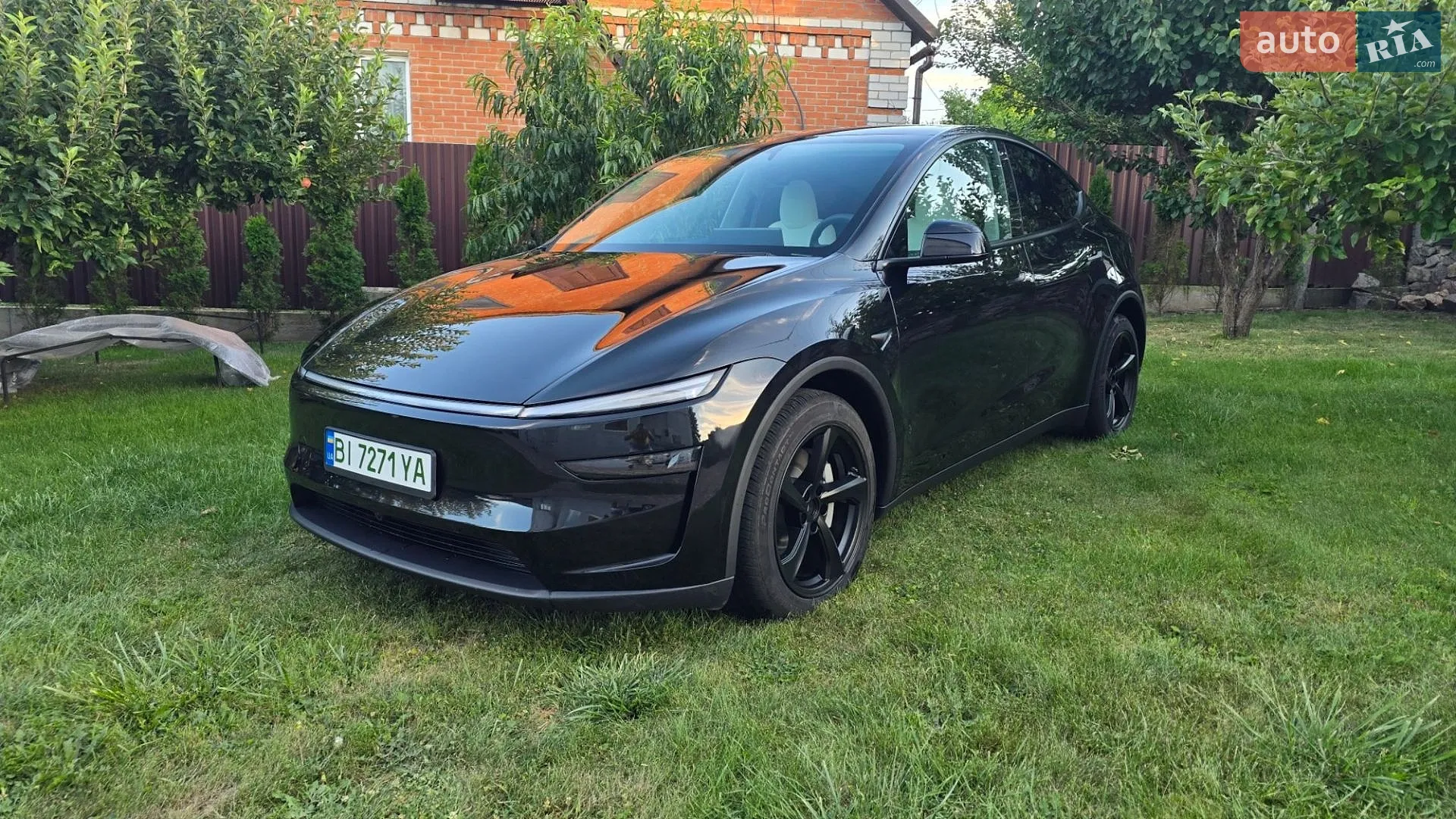 Tesla Model Y, 2025