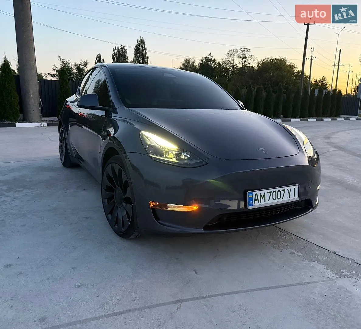 Tesla Model Y, 2023