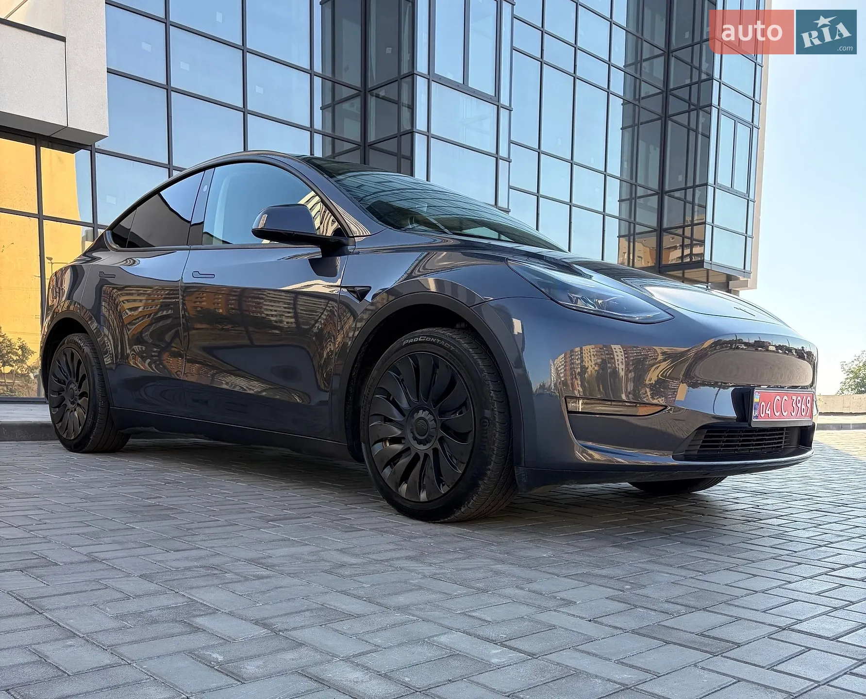Tesla Model Y, 2023