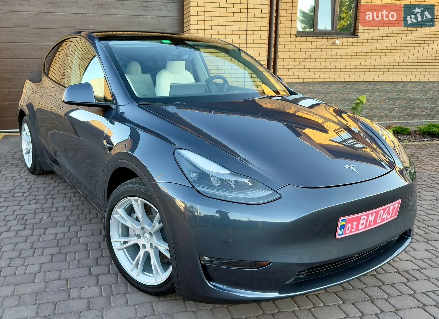 Tesla Model Y, 2023