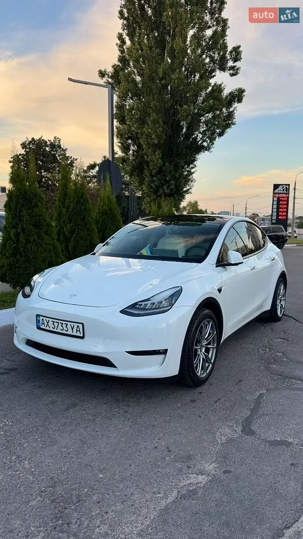 Tesla Model Y, 2021