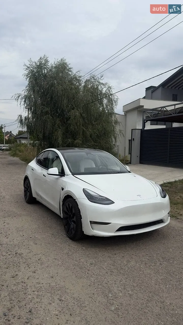 Tesla Model Y, 2023