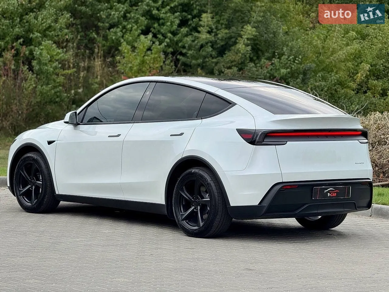 Tesla Model Y, 2025