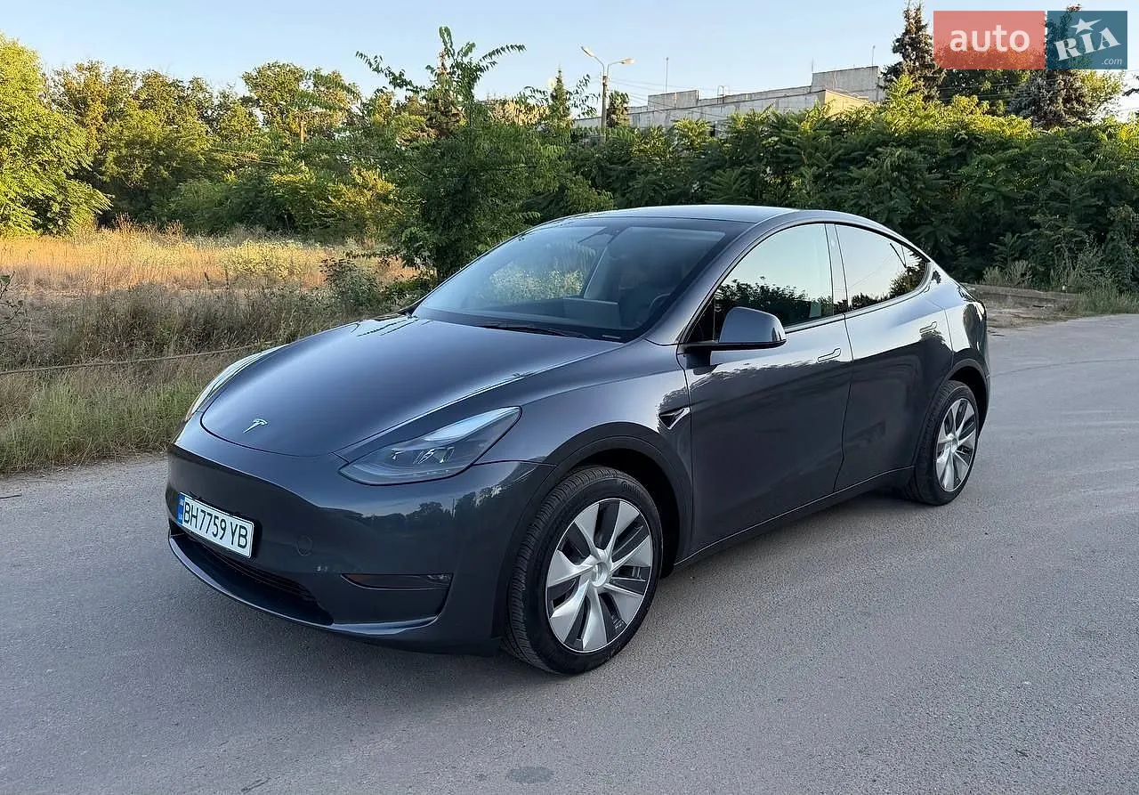 Tesla Model Y, 2023