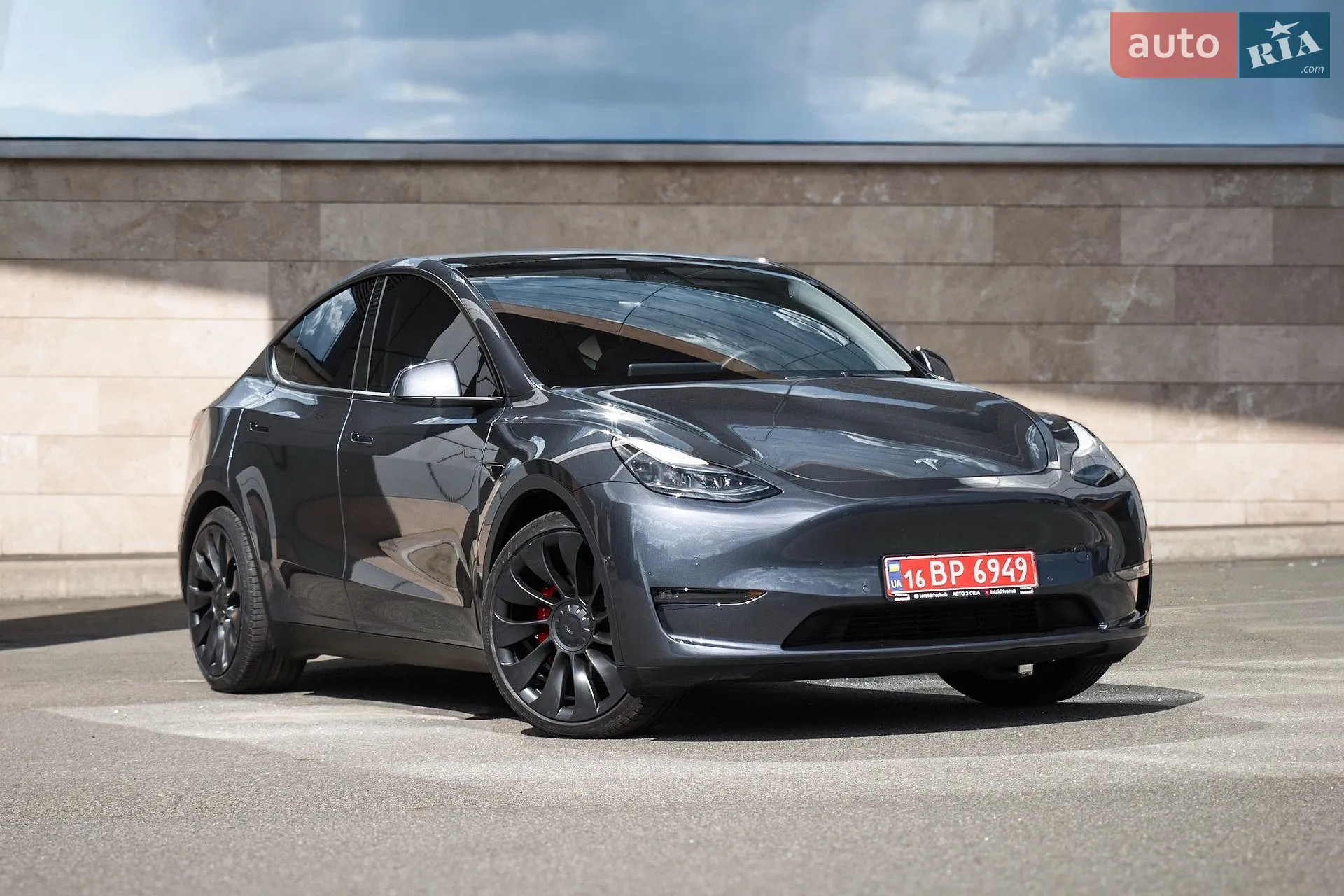 Tesla Model Y, 2022
