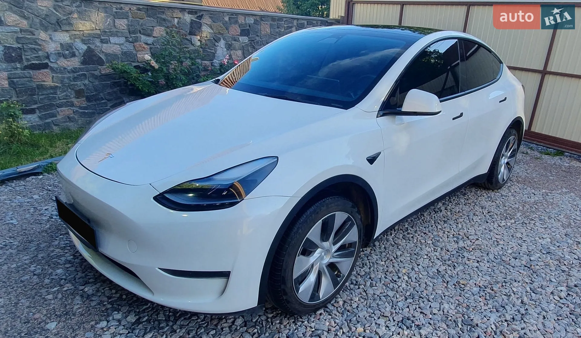 Tesla Model Y 2023 — 1