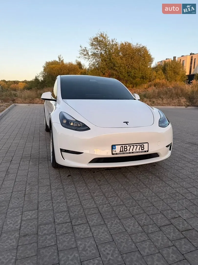 Tesla Model Y, 2021