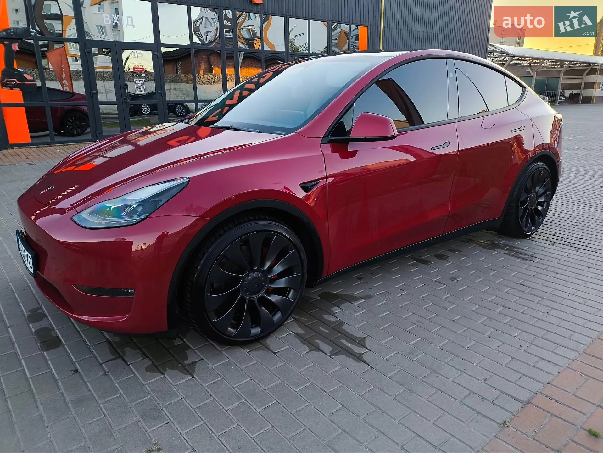 Tesla Model Y, 2023