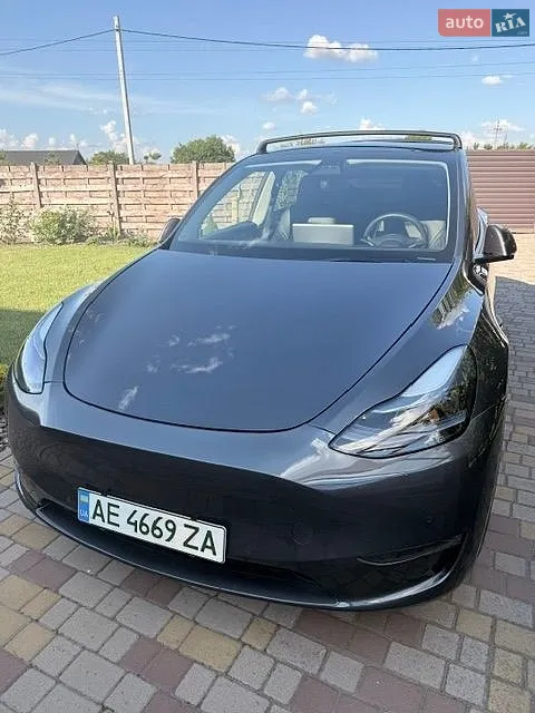 Tesla Model Y, 2021