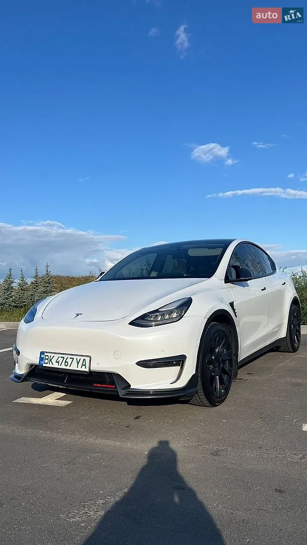 Tesla Model Y, 2021