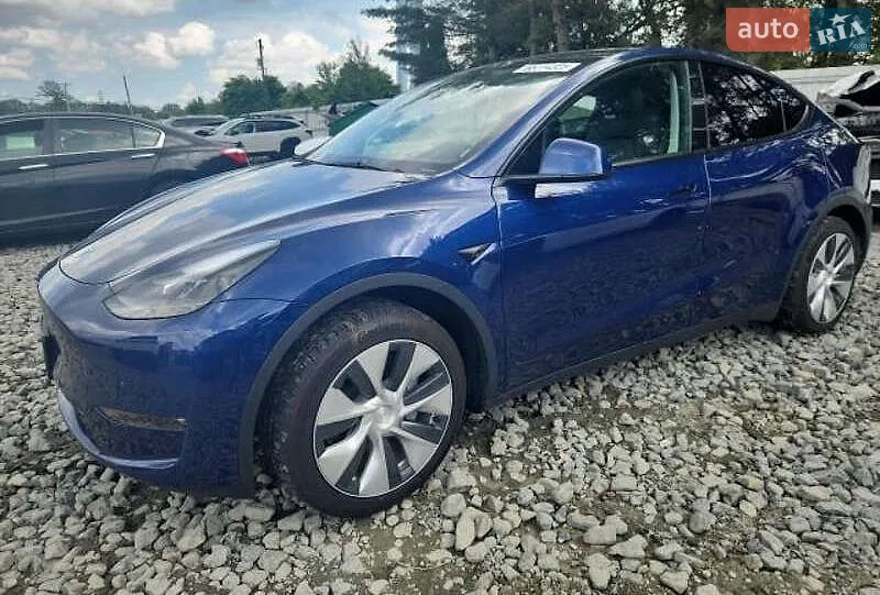 Tesla Model Y, 2021