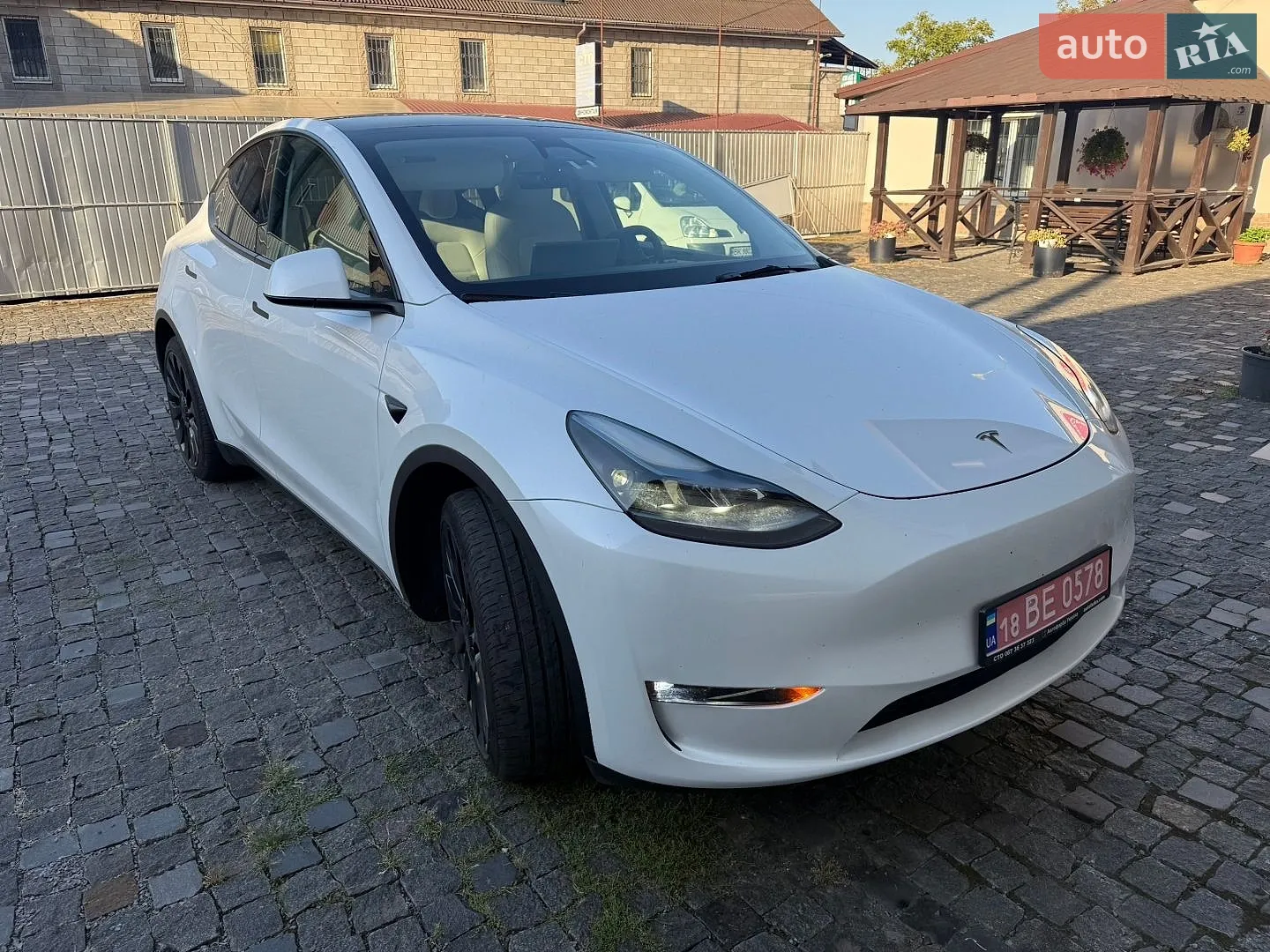 Tesla Model Y, 2023