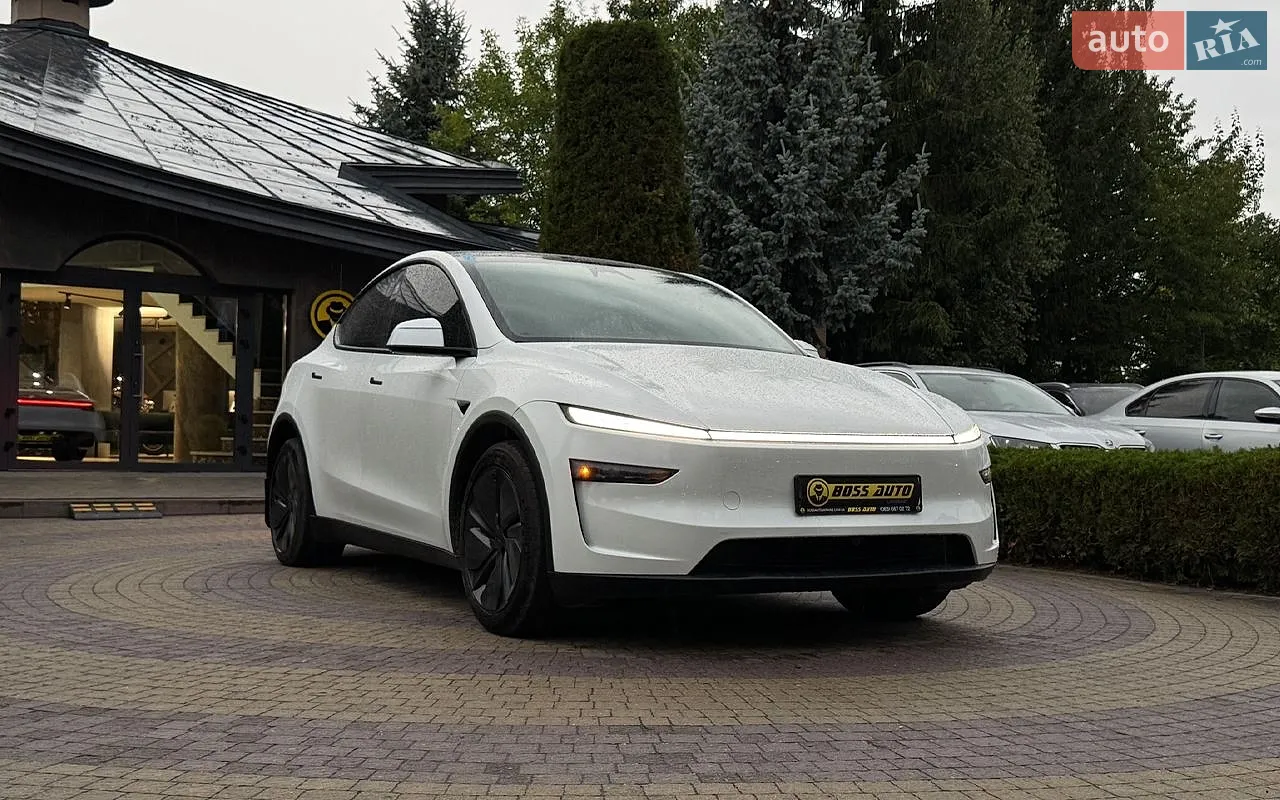 Tesla Model Y, 2025