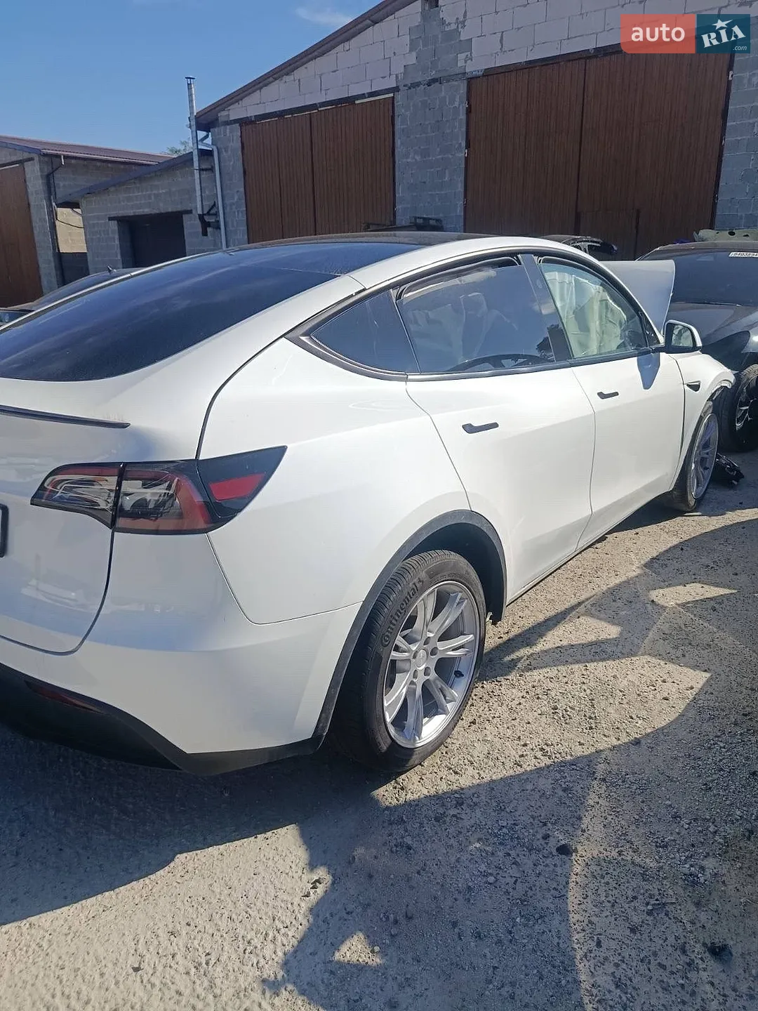 Tesla Model Y, 2023