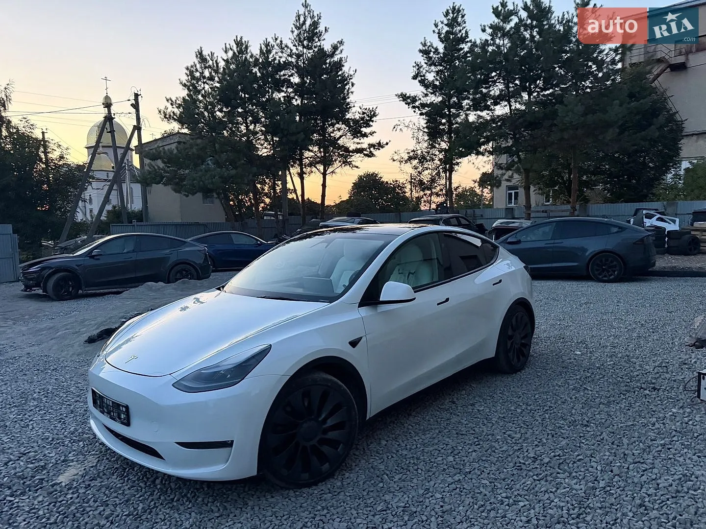 Tesla Model Y, 2024
